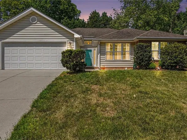 3209 Bardwell Rd, Greensboro, NC 27410