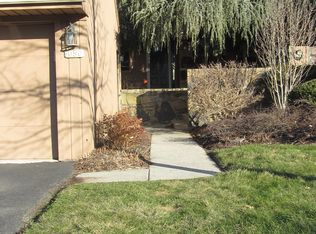 1636 Spring Mill Ct, Yardley, PA 19067