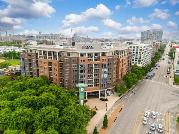 437 W Division St APT 708, Chicago, IL 60610