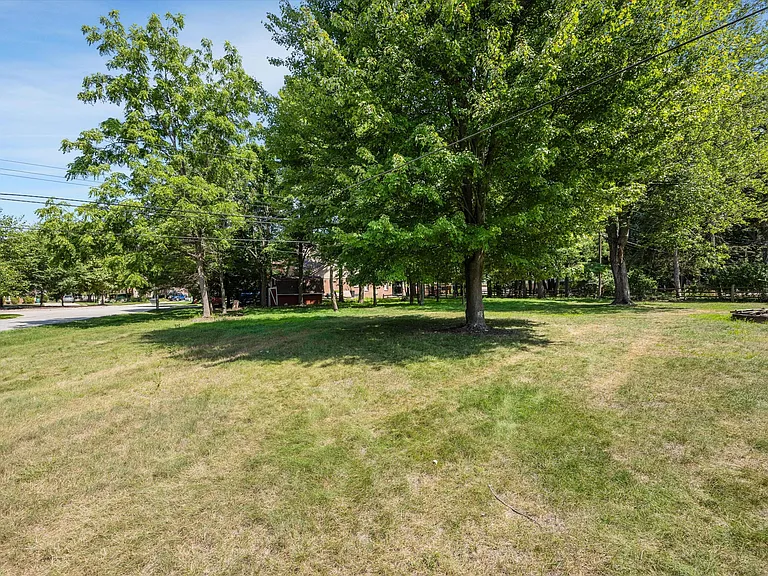 4790 Belzair Dr — Photo 26
