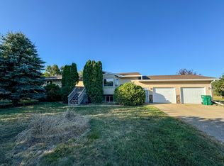 118 40th St SW, Huron, SD 57350