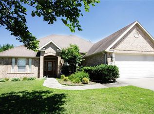 240 Windsor Dr, Centerton, AR 72719