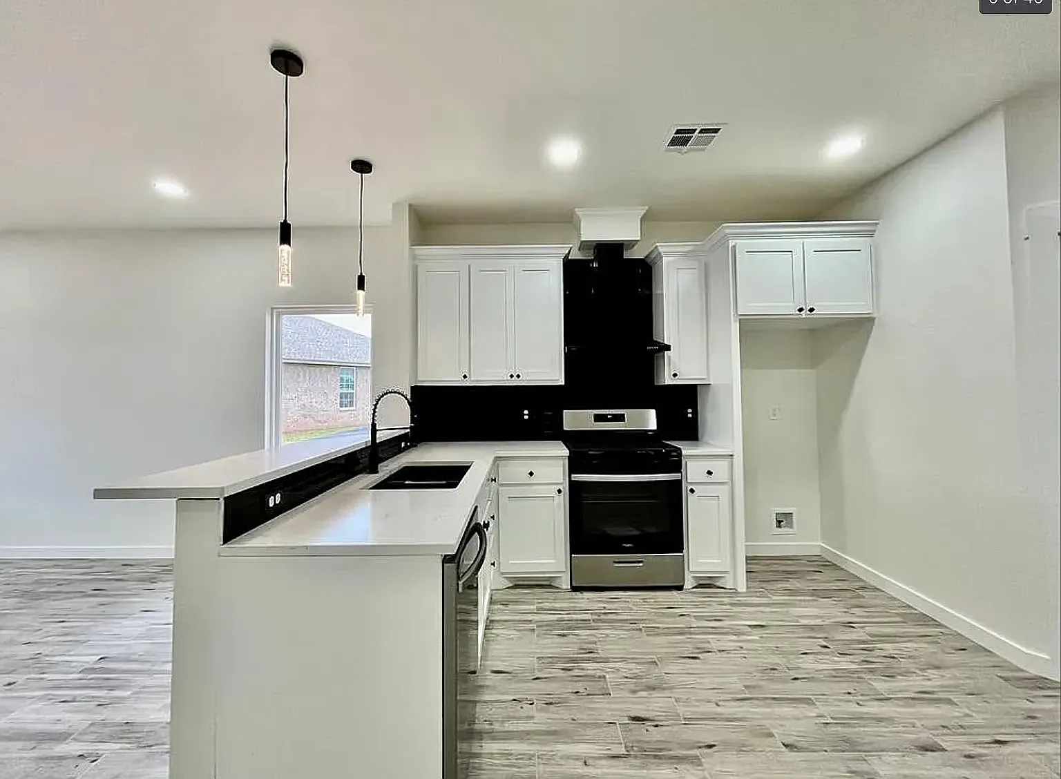 3 bed, 1300 sqft, $1,500 — Photo 4