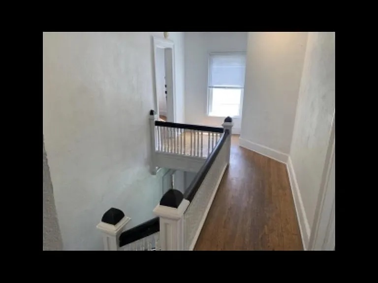 129 Murray St — Photo 3
