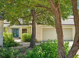 546 Sand Bend Dr, Kerrville, TX 78028