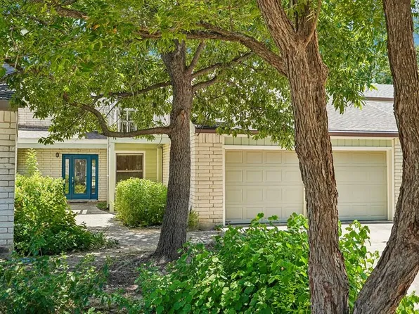 546 Sand Bend Dr, Kerrville, TX 78028