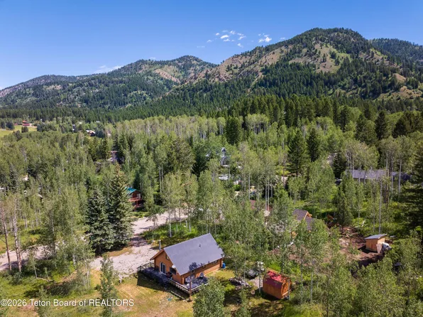 30 Green Canyon Dr, Star Valley Ranch, WY 83127