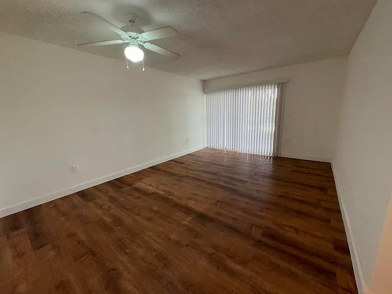 701 N Pine Island Rd #105 — Photo 15