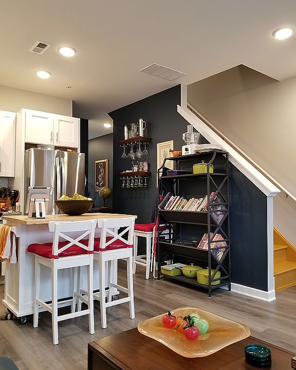 2nd image of 1115 Lemon St