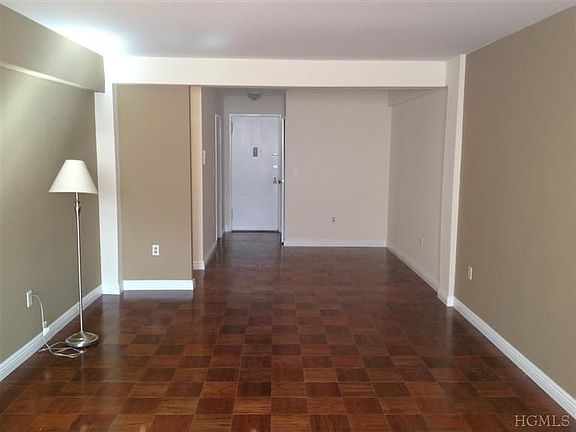4th image of 50 Barker St APT 739