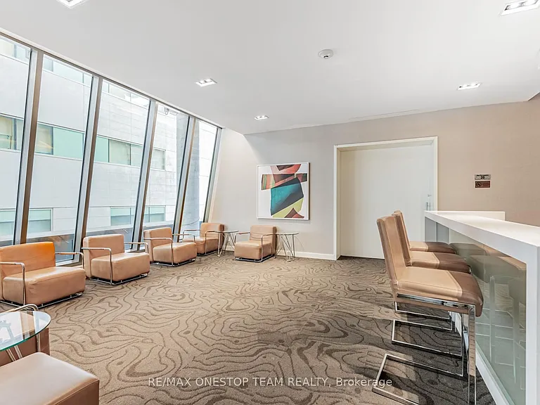 832 Bay St #4110 — Photo 34