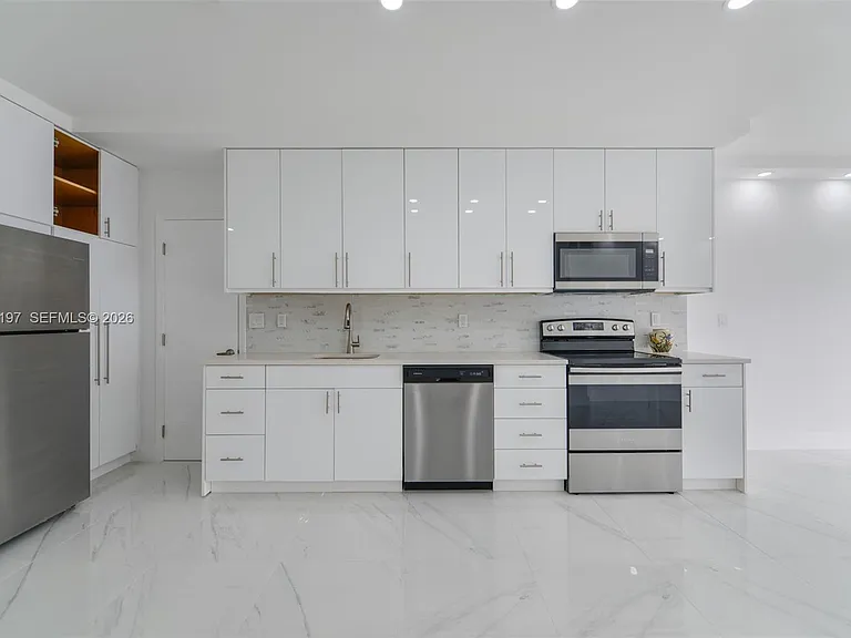 1950 S Ocean Dr #19A — Photo 7