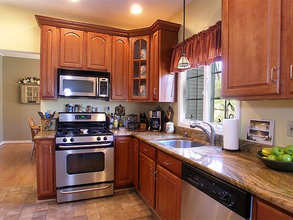 3rd image of 14 Harborside Dr