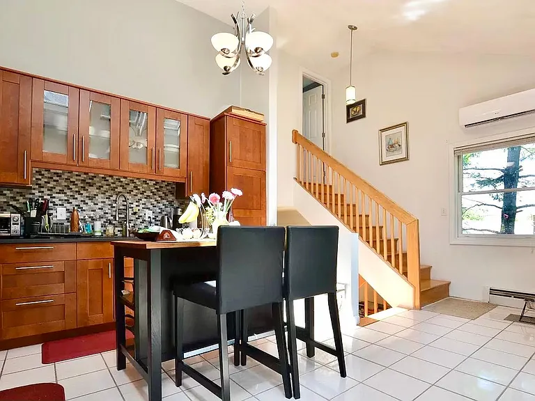 44 Newton St — Photo 3