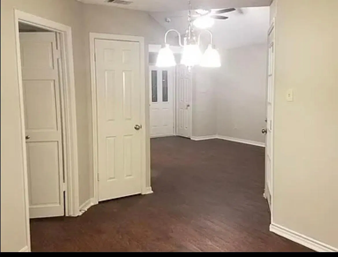 2 bed, 972 sqft, $1,925 — Photo 4