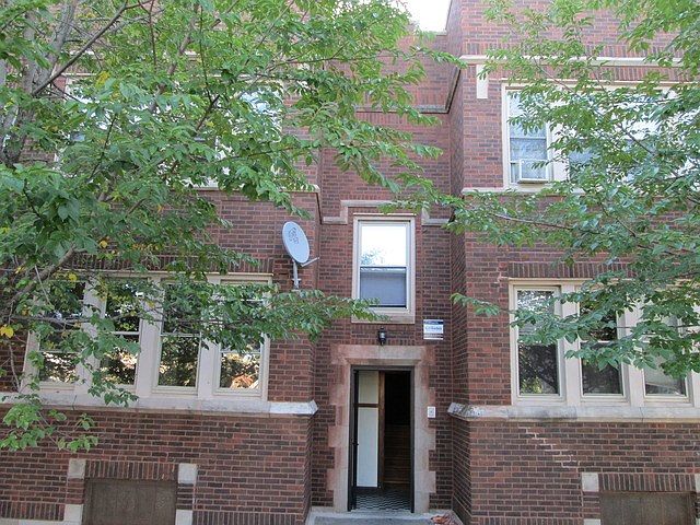 1st image of 5911 S Sacramento Ave #1