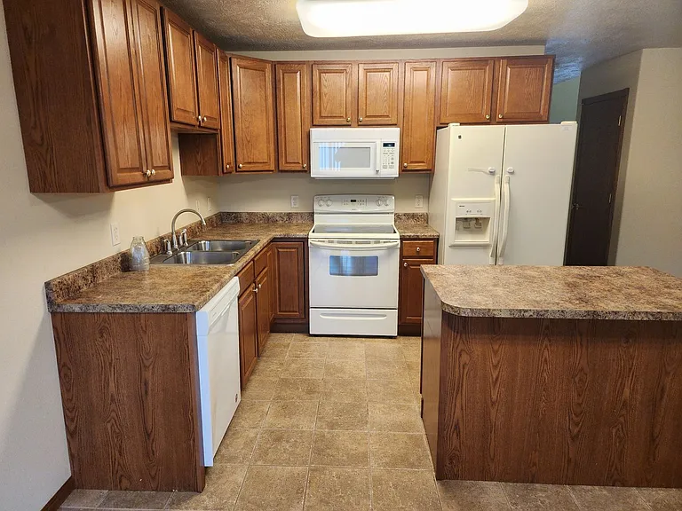 3301 W Bitterroot St — Photo 6
