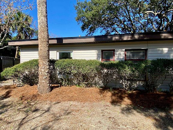 4th image of 1095 Anastasia Blvd
