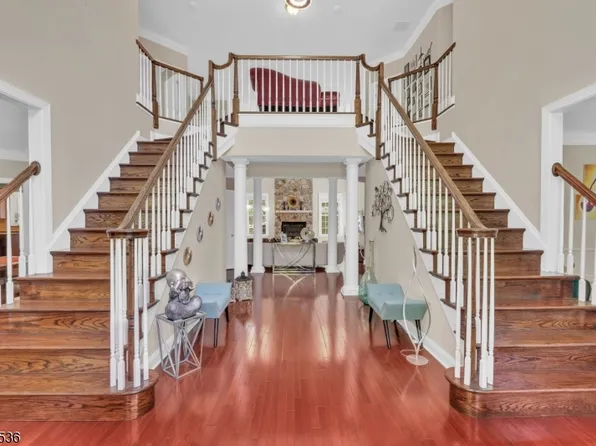 4 Sovereign Dr, Mount Olive Twp., NJ 07836
