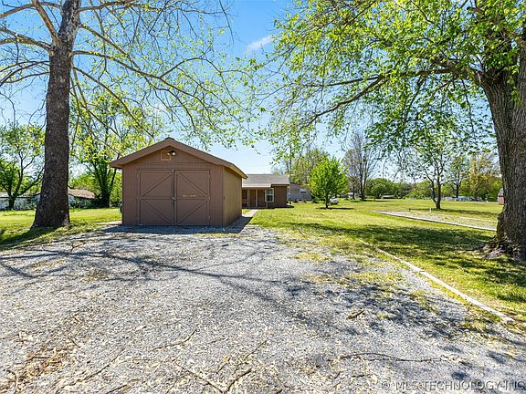 2nd image of 444389 E Northridge Dr