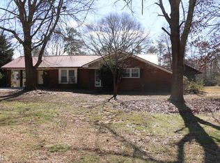 120 W Lake Dr, Carrollton, GA 30117
