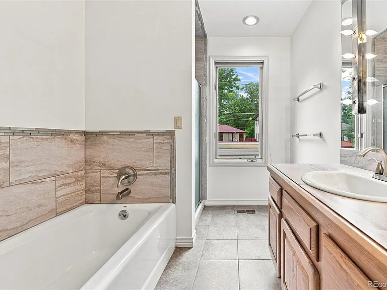 1530 S University Blvd — Photo 16