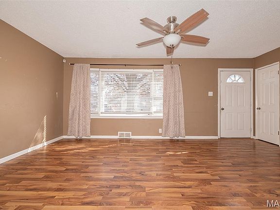 3rd image of 45 La Venta Dr
