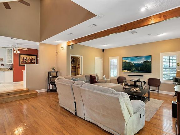 5th image of 410 Gatlin Ave