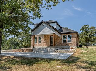 365 Jakes Ln, Poolville, TX 76487
