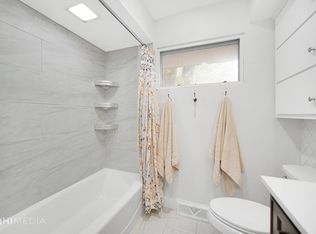 8540 Parkview Ave, Munster, IN 46321