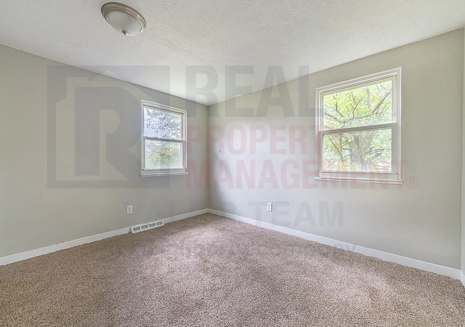 5 bd, 2 ba, 1,548 Sq. Ft. — Photo 4