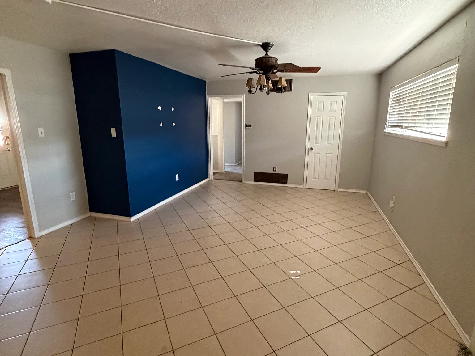 3 bed, 1452 sqft, $2,100 — Photo 2