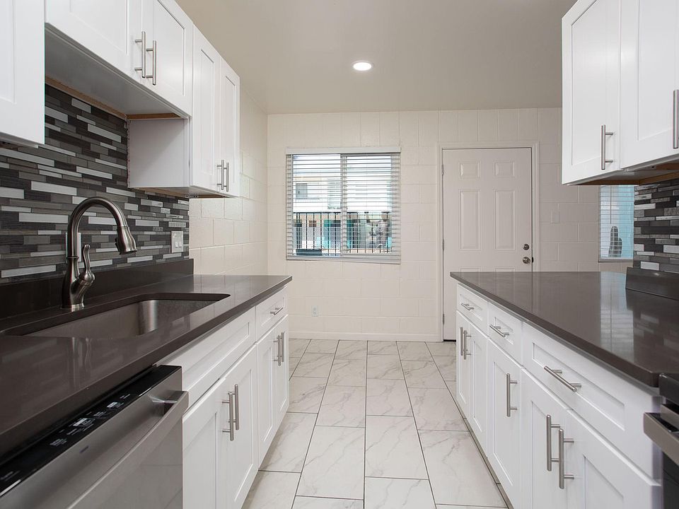 1st image of 840 N Alvernon Way APT 106