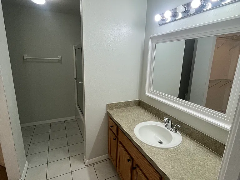 5 Ziegler Pl — Photo 9