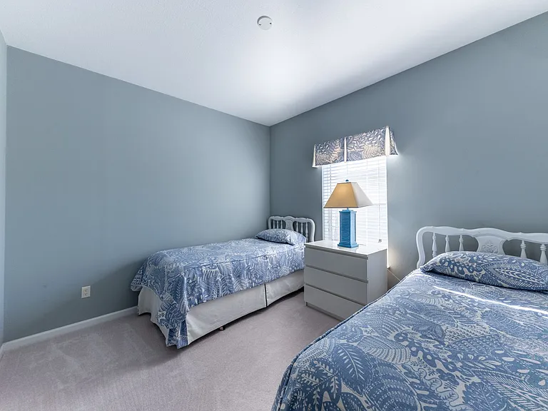 2 Emden Cir — Photo 31