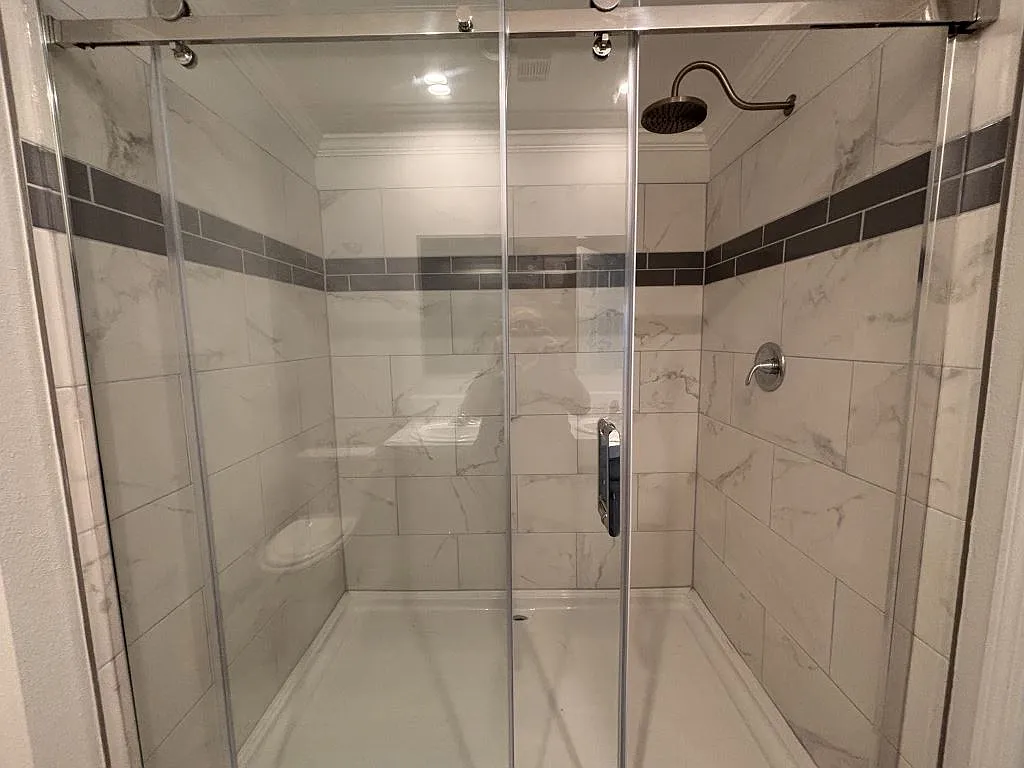 3 bed, 2.0 bath, 1355 sqft, $1,399 — Photo 3