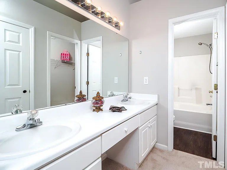 5117 Parkerwood Dr — Photo 18