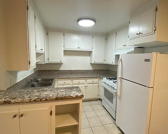 5th image of 1815 N Serrano Ave APT 305