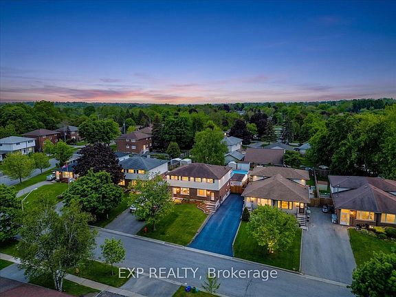 3rd image of 376 Surrey Dr