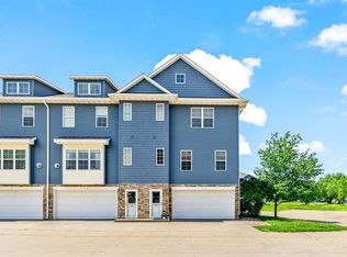 435 Glenmoor Pl, North Liberty, IA 52317