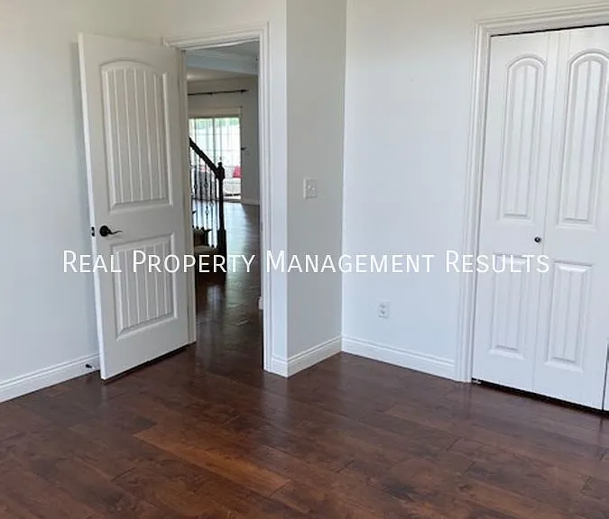 9399 Millicent Ct — Photo 18