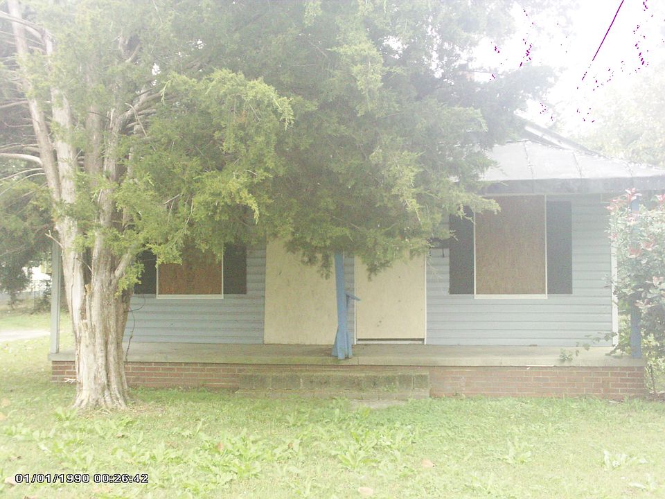 2nd image of 610 Hudson St
