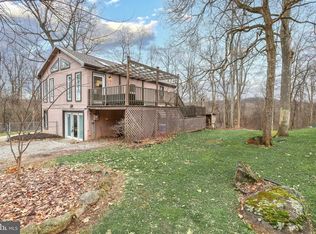 1080 Twin Lakes Rd, Lewisberry, PA 17339