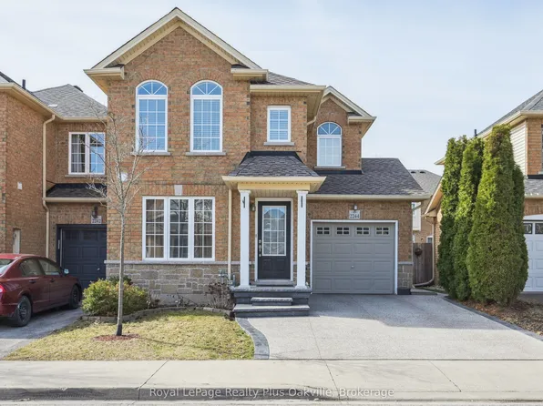 2244 Stokes Ln, Burlington, ON L7L 7P5