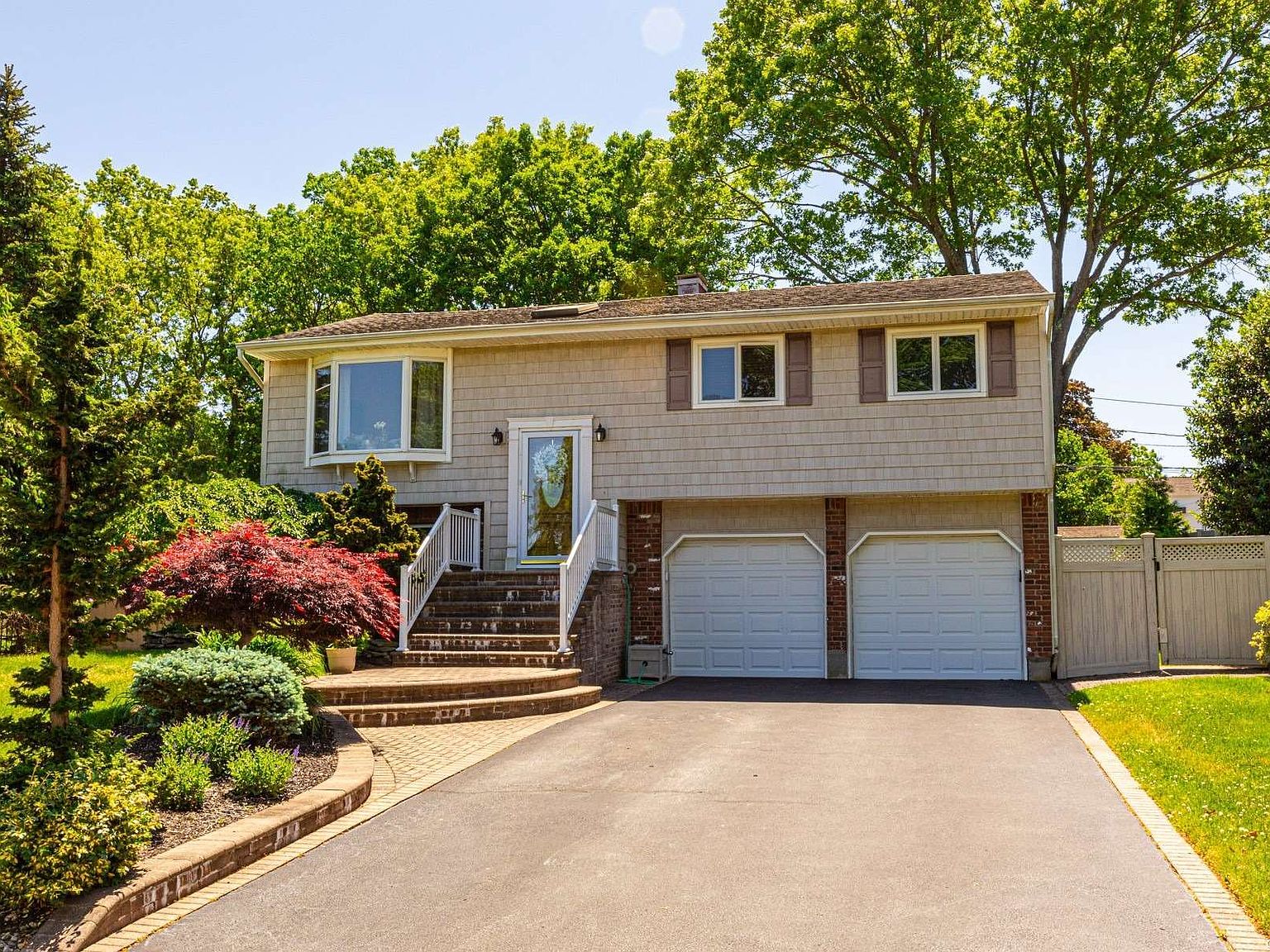 20 Ramondo Lane, Smithtown, NY 11787 Zillow