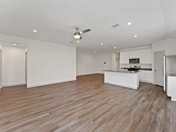 1026 Great Barracuda Ln, Alvin, TX 77511