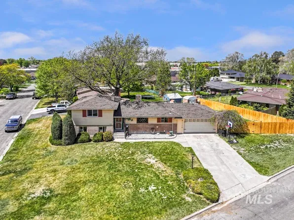1319 Fremont Dr, Twin Falls, ID 83301