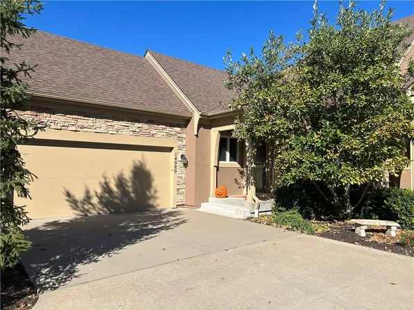 14080 S Summit St, Olathe, KS 66062
