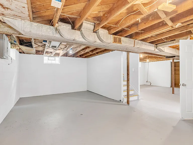 9900 Bishop St — Photo 28