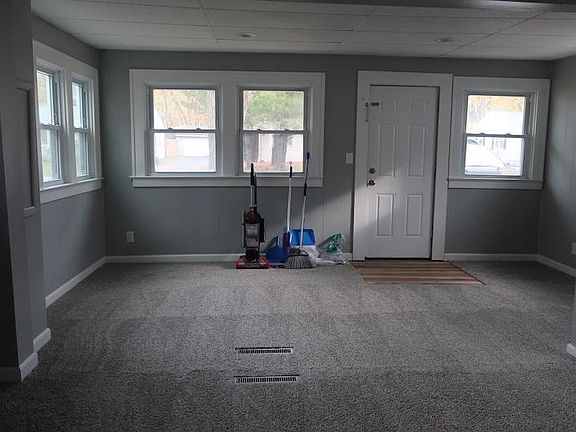 3rd image of 5622 Hickory St